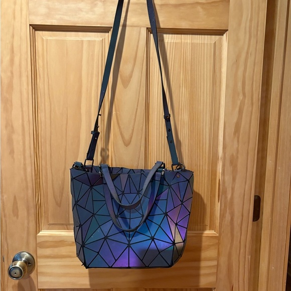 LOVEVOOK tote-style bag geometric lattice design. - Picture 1 of 16